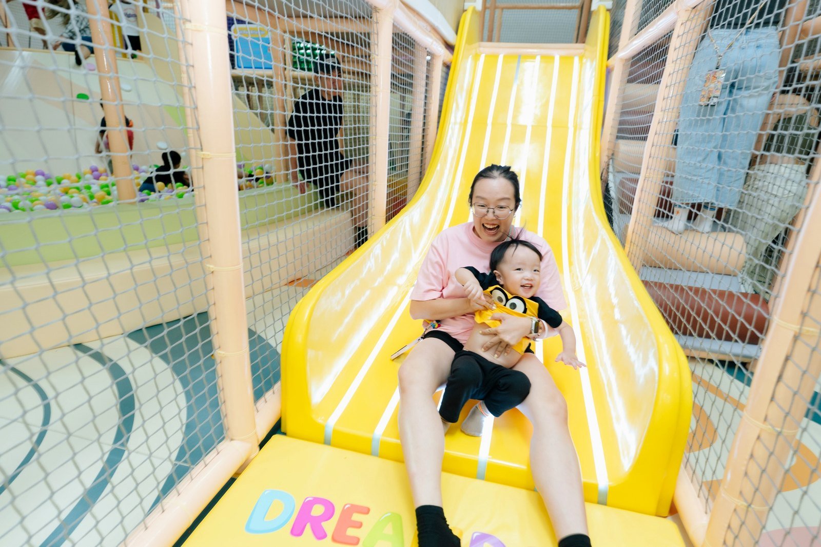 DreamDora Indoor Playground